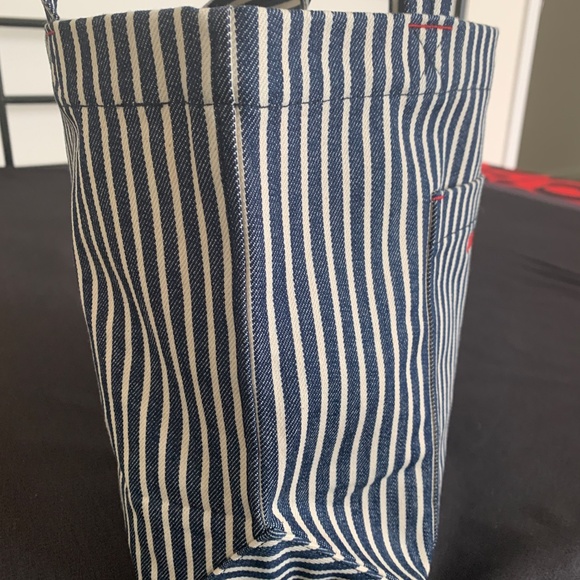 A.P.C. Navy & Off-White Thais Mini Tote - Picture 3 of 12